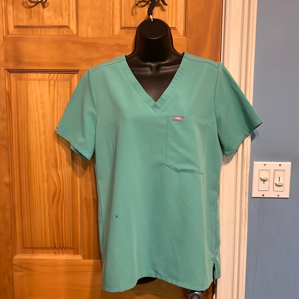 Figs Surgical Green Catarina Scrub Top!